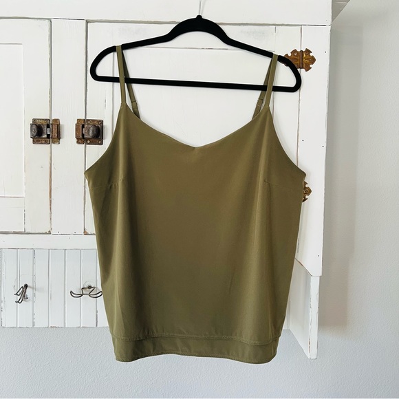 Eddie Bauer Tops - Eddie Bauer Travex Green Travel Tank Top Size Large